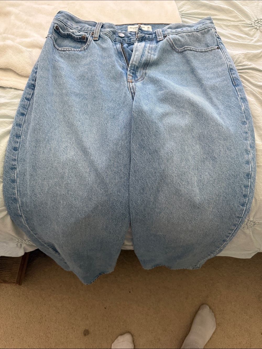Abercrombie & Fitch Curve Love Mid-Rise Slouchy Jean